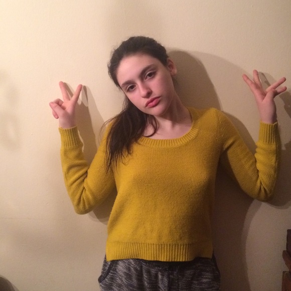 H&M yellow cropped sweater