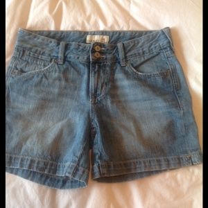 🎉🎉NEW LISTING 🎉🎉Denim shorts