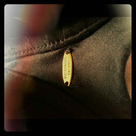 Black Victoria Secrets bra