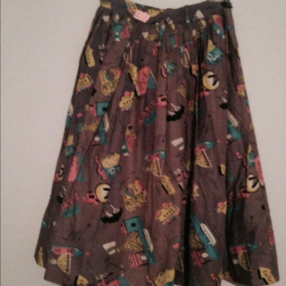 Vintage print skirt. Grey base with fun print.