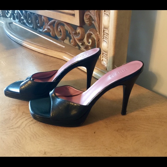 Guess size 8 open toed heels