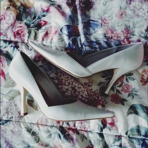 ⬇️BCBGirls Katchen Pumps in White