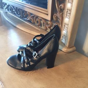 American Eagle size 7 heels