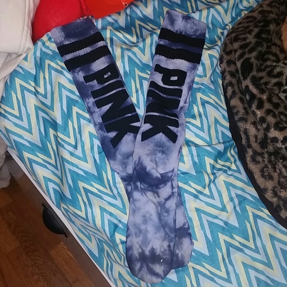 VS SOCKS