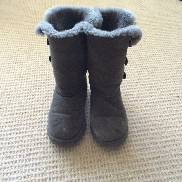 Tall grey Bailey buttons