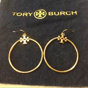 AUTHENTIC TORY BURCH T-LOGO EARRINGS - GOLD