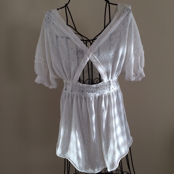 White detailed FP top - Picture 3 of 3