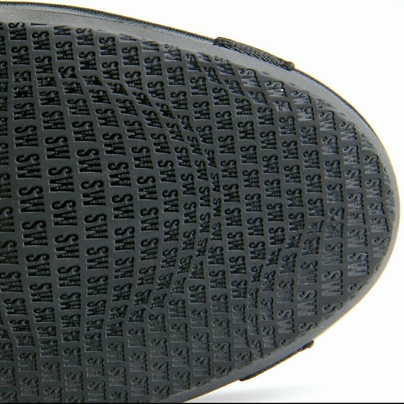 Stuart Weitzman 'Giveable' Narrow Flat - Picture 3 of 3