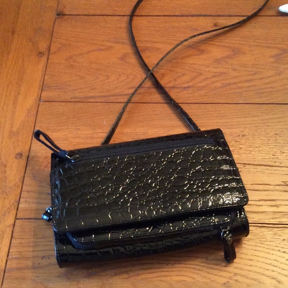 Buxton Handbags - Cute shinny black purse