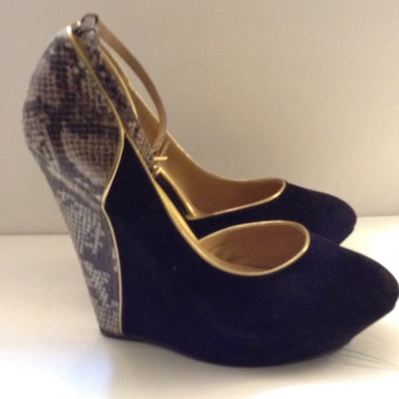 Colin Stuart Black Snakeskin Wedge