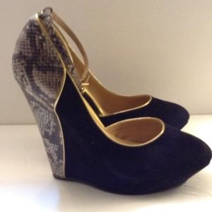 Colin Stuart Black Snakeskin Wedge