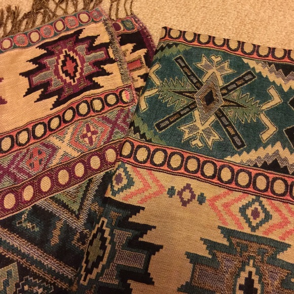 Aztec printed scarf - Picture 2 of 3