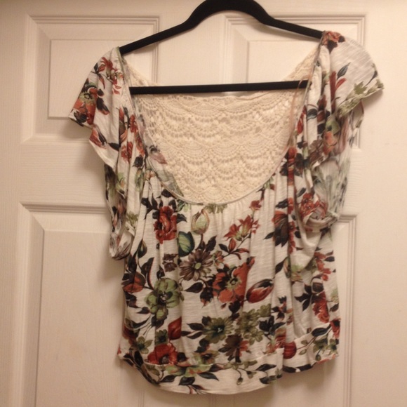 crop floral shirt