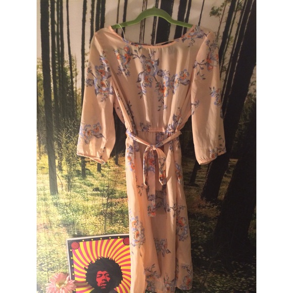 ❗️✨🐰H&M peach floral print dress.