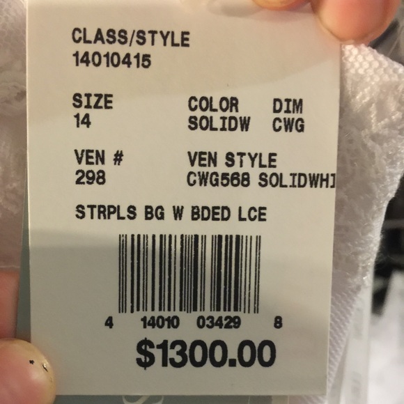 Wedding dress from Davids Bridal - Picture 4 of 4
