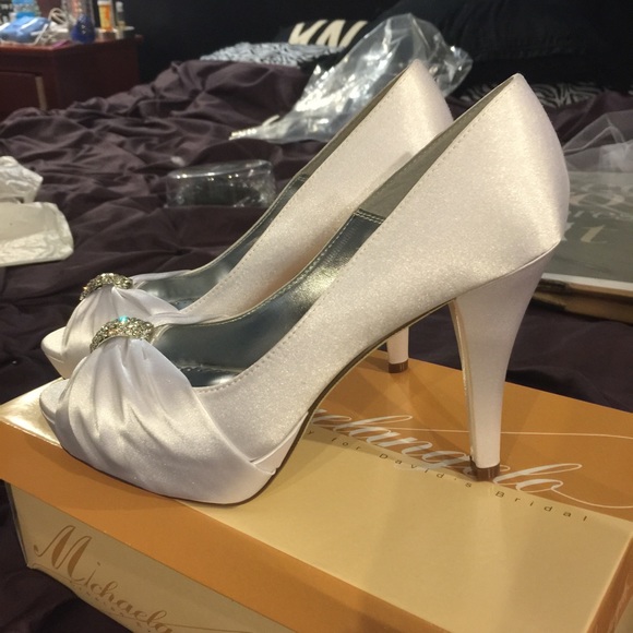 Brand New never worn wedding shoes - Picture 2 of 4