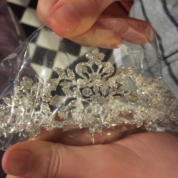 Head Piece - Picture 1 of 2