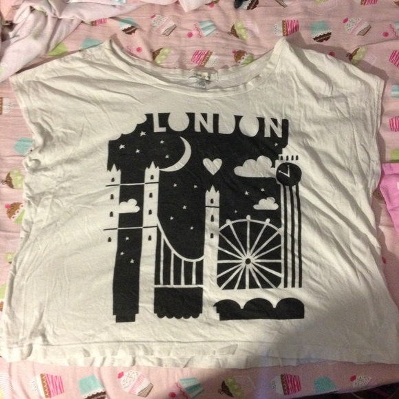 Black and white London crop shirt