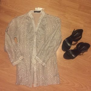 Gorgeous limited blouse! That literally sparkles!