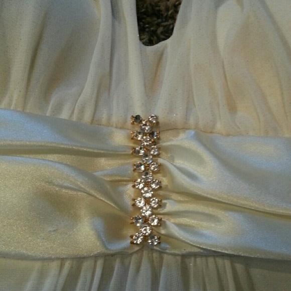 Dress - Picture 3 of 4