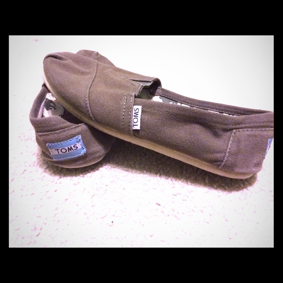 Toms
