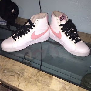 Brand new nike shoes