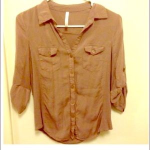Button up blouse in brown