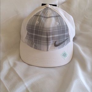 Women's Nike golf hat