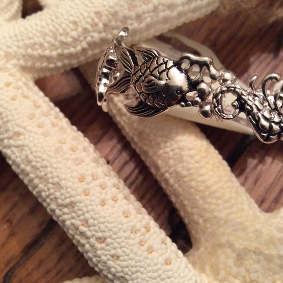 Stretch bracelet turtles,seahorse and fish sold - Picture 2 of 4