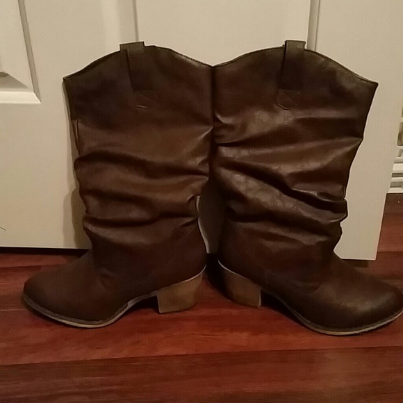 Cowboy boots - Picture 2 of 4