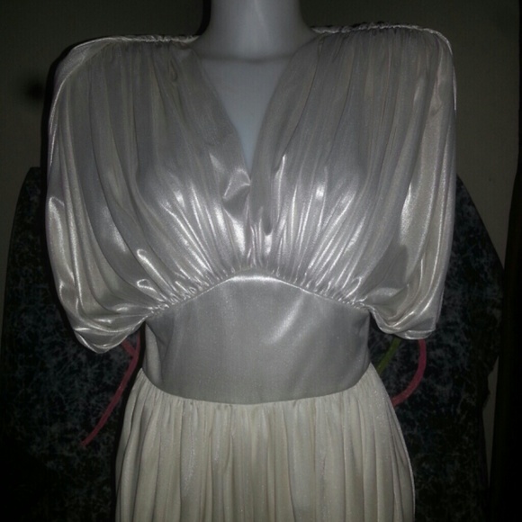 Clothes - Picture 1 of 4