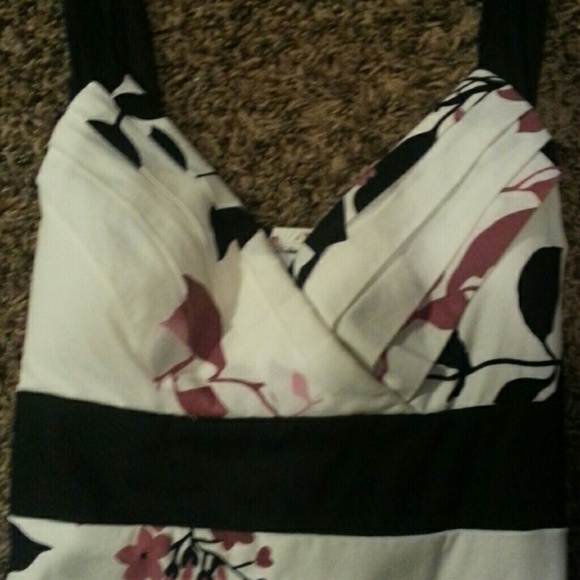 Summer dress - Picture 2 of 3