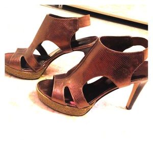 Pretty Bronze Nine West Sandal Heels !