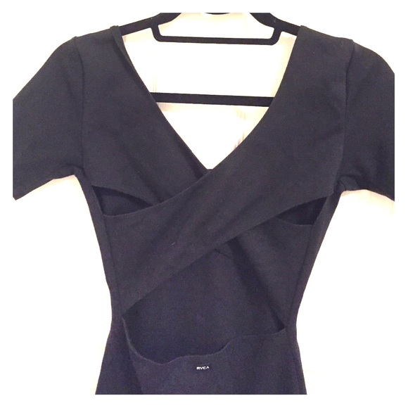Flash sale ⚡️⚡️⚡️RVCA open cross back black dress