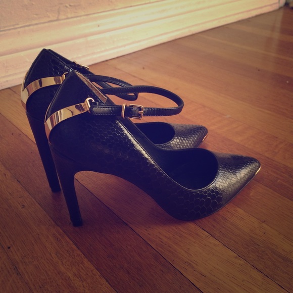 Ted Baker Saasit Heel