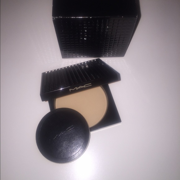MAC BNIB RARE HTF COUTURE LUXURY SHEER MYSTERY POW