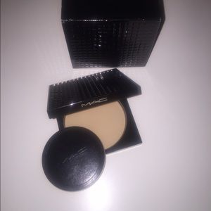 MAC BNIB RARE HTF COUTURE LUXURY SHEER MYSTERY POW
