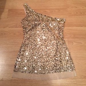BEAUTIFUL Gold Sequin Embroidered One Shoulder top