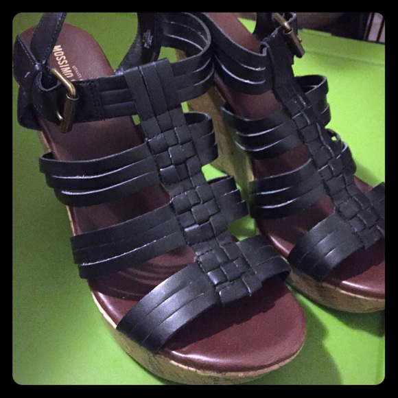 🚫🚫SOLD🚫🚫 Black wedge sandals from target.