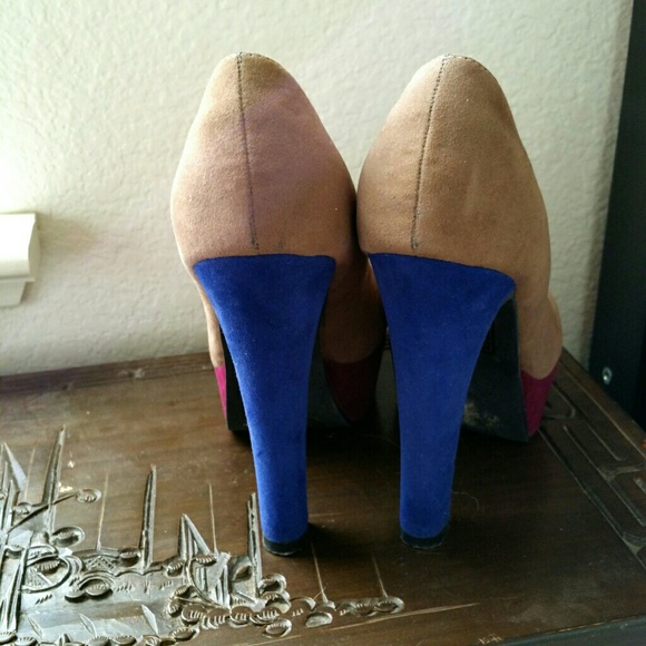 🎀BOGO FREE🎀 NYLA color block platform heels - Picture 3 of 4
