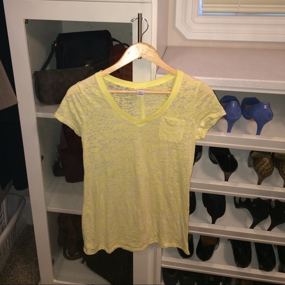 🚫SOLD🚫Motherhood Maternity Yellow Burnout Tee