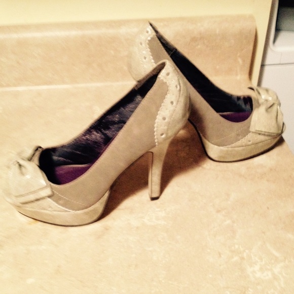 Steve Madden Shoes - Madden Girl grey leather suede heel 6.5