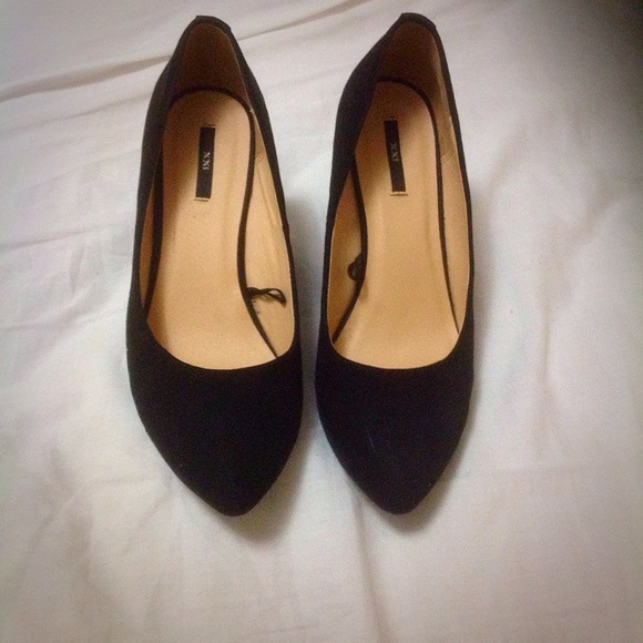Black wedge