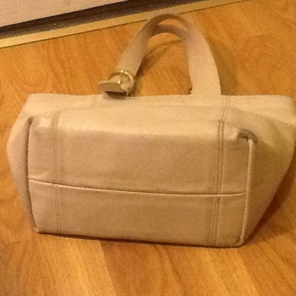 Coach leather small hand bag - Picture 2 of 3