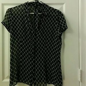 Checkered sheer v-neck buttondown shirt