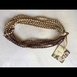 31 Bits Knot Necklace