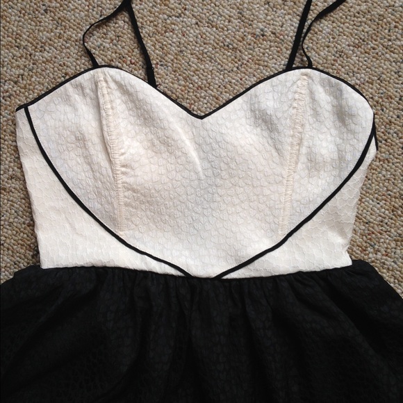 urban outfitters heart dress 💕 - Picture 2 of 4