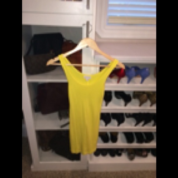 🚫SOLD🚫A Pea in the Pod Yellow Maternity Tank