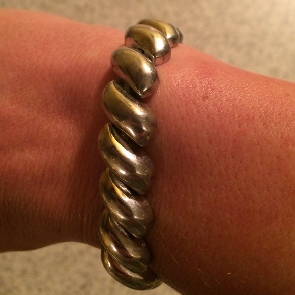 Silver bracelet with clasp