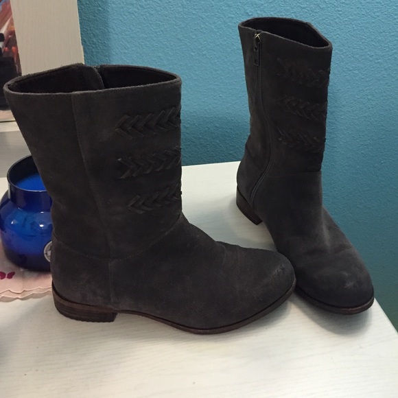 UGG boots size 6 grey